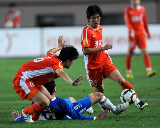 关于青岛中能客场击败河南建业,豪取胜利的信息 关于青岛中能客场击败河南建业,豪取胜利的信息