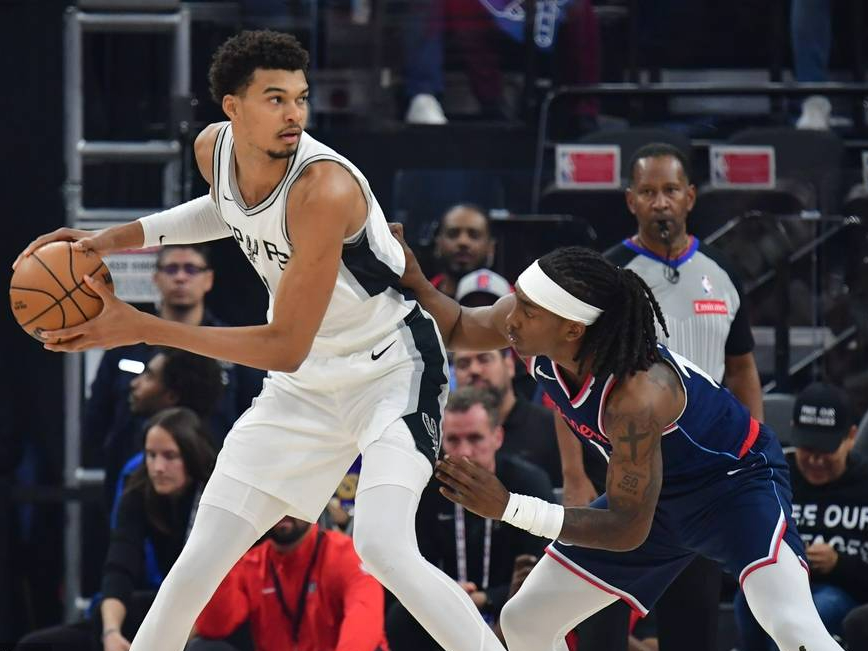 快船横扫马刺,争夺西部领先位置的简单介绍 快船横扫马刺,争夺西部领先位置的简单介绍