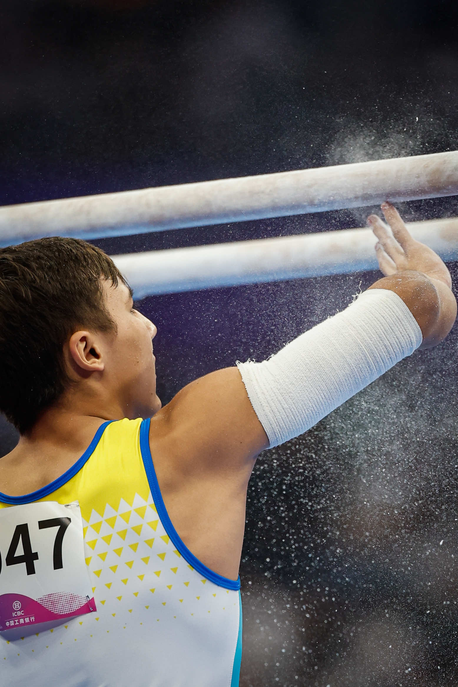 球队在比赛中展现出顽强拼搏的精神 球队在比赛中展现出顽强拼搏的精神