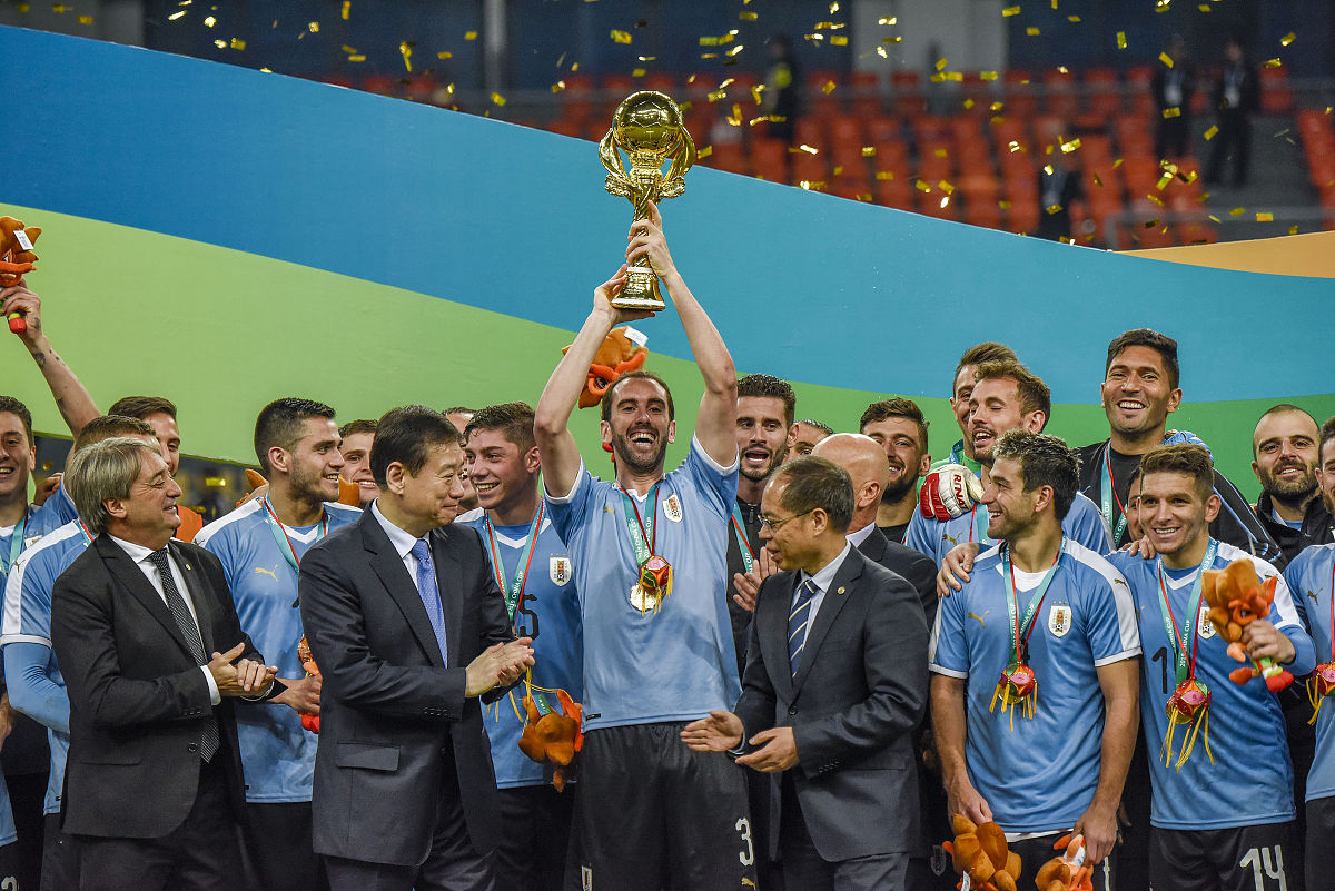 包含西班牙青年队获得国际殊荣,融入国际足坛的词条 包含西班牙青年队获得国际殊荣,融入国际足坛的词条