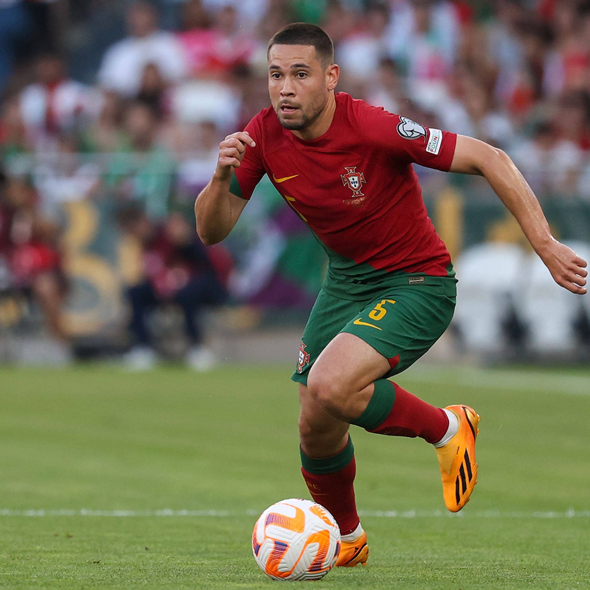 格雷罗高空抽射得手,为球队锁定胜利的简单介绍 格雷罗高空抽射得手,为球队锁定胜利的简单介绍