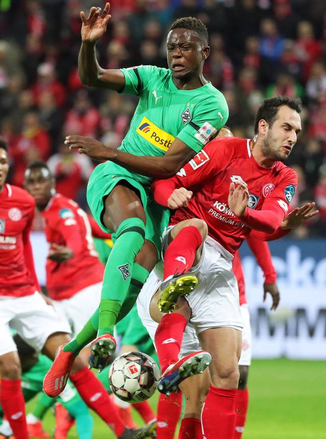 关于门兴格拉德巴赫在比赛中展现出团队精神的信息 关于门兴格拉德巴赫在比赛中展现出团队精神的信息