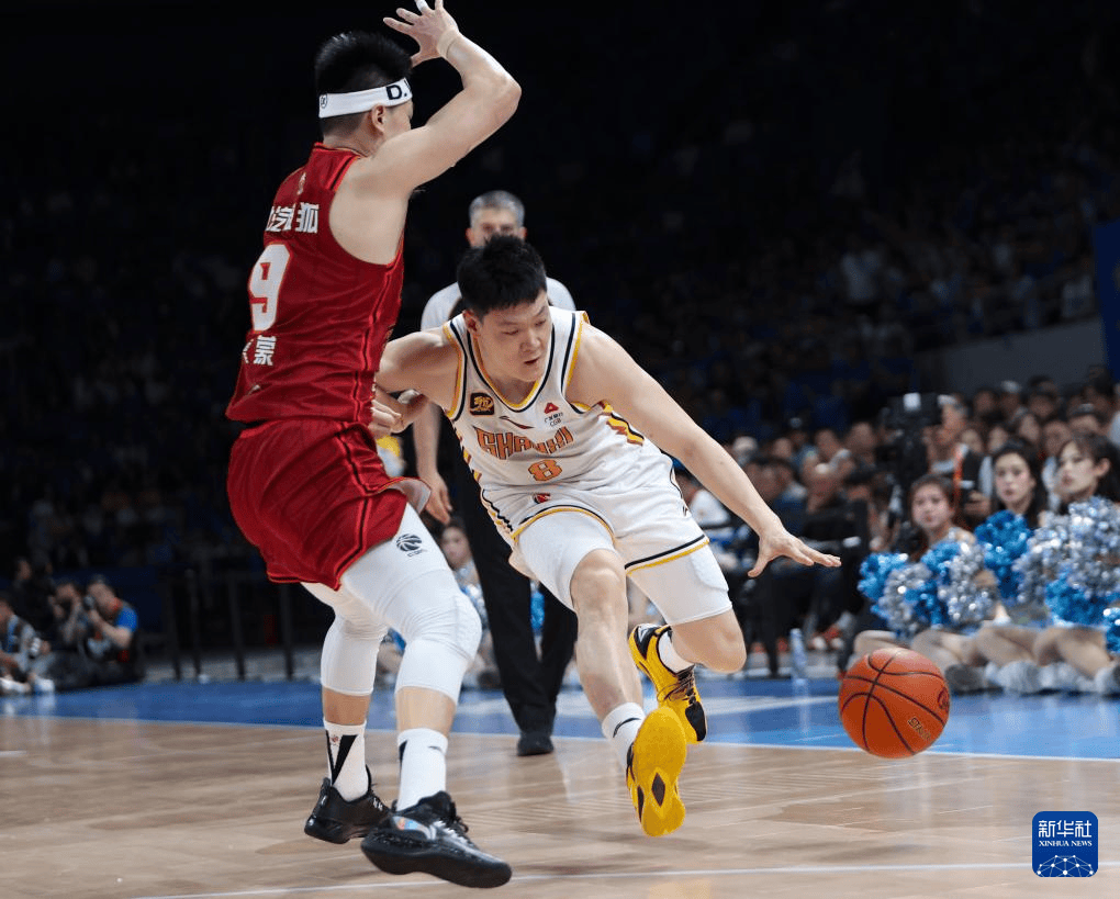 北京首钢战胜深圳男篮,继续胜利 北京首钢战胜深圳男篮,继续胜利