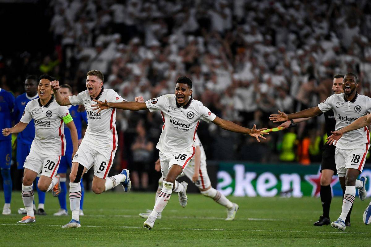 包含弗赖堡球队备战法兰克福比赛,全队备战状态良好的词条 包含弗赖堡球队备战法兰克福比赛,全队备战状态良好的词条