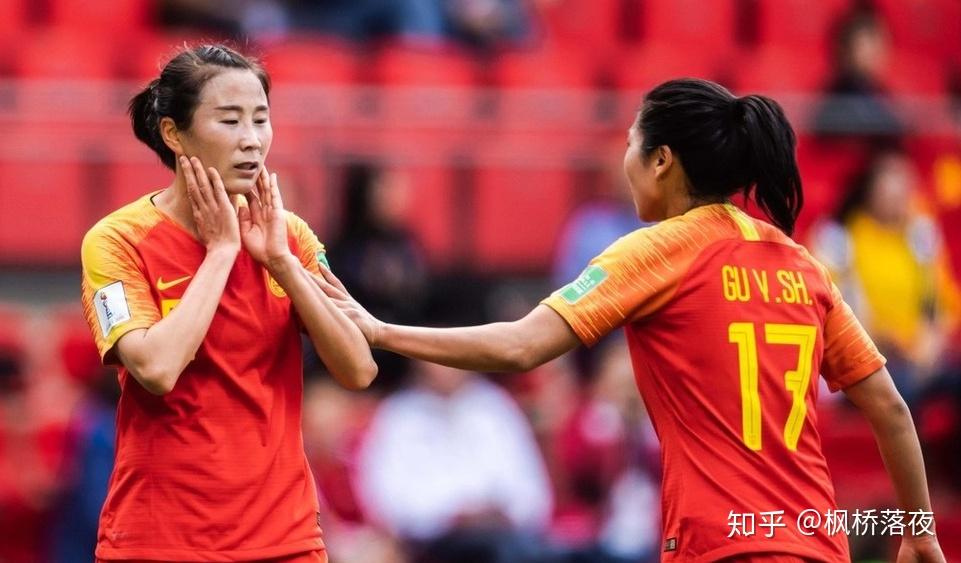 杨丽率领中国足球队实力抢眼比赛 杨丽率领中国足球队实力抢眼比赛