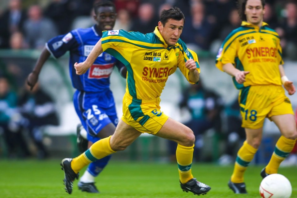 开云体育在线-圣埃蒂安客场逼平里尔，领先位置不变的简单介绍