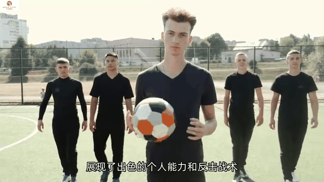 开云体育app-赛场上激烈争夺，球员们拼尽全力