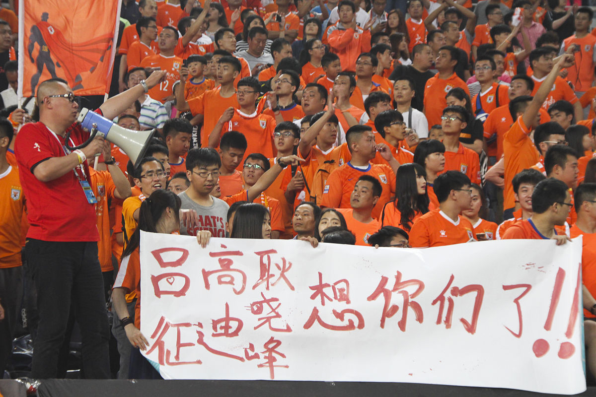 国内足球盛事轮番开打,球迷热情高涨的简单介绍 国内足球盛事轮番开打,球迷热情高涨的简单介绍