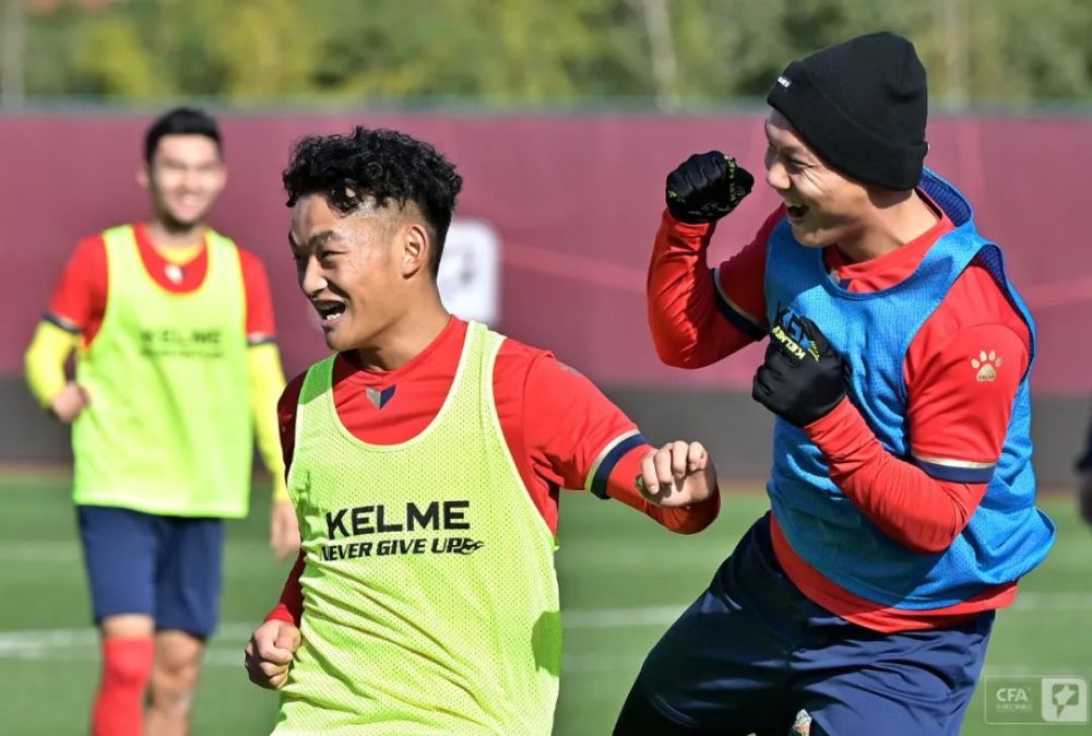 基尔球队士气高涨,全力以赴争取胜利的简单介绍 基尔球队士气高涨,全力以赴争取胜利的简单介绍