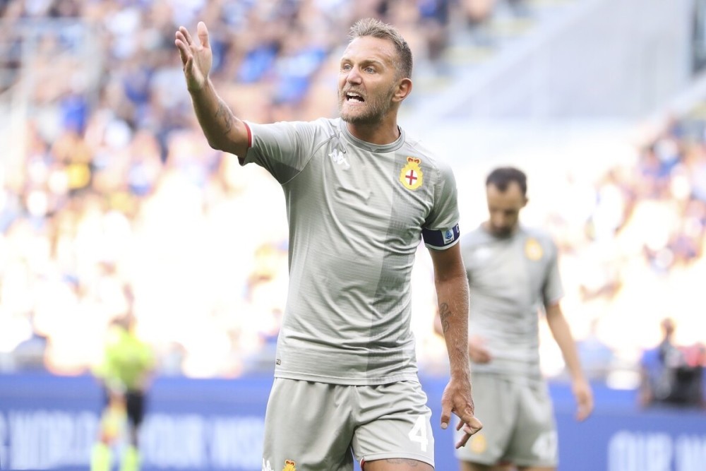 -包含斯佩齐亚客场大败，保级形势恶化的词条