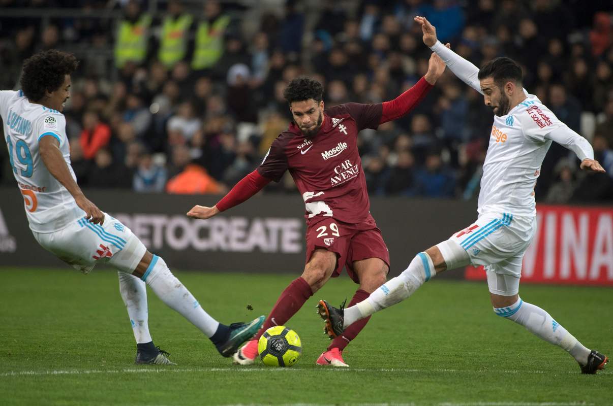 包含梅斯连续两场不胜，主场-被马赛击败的词条