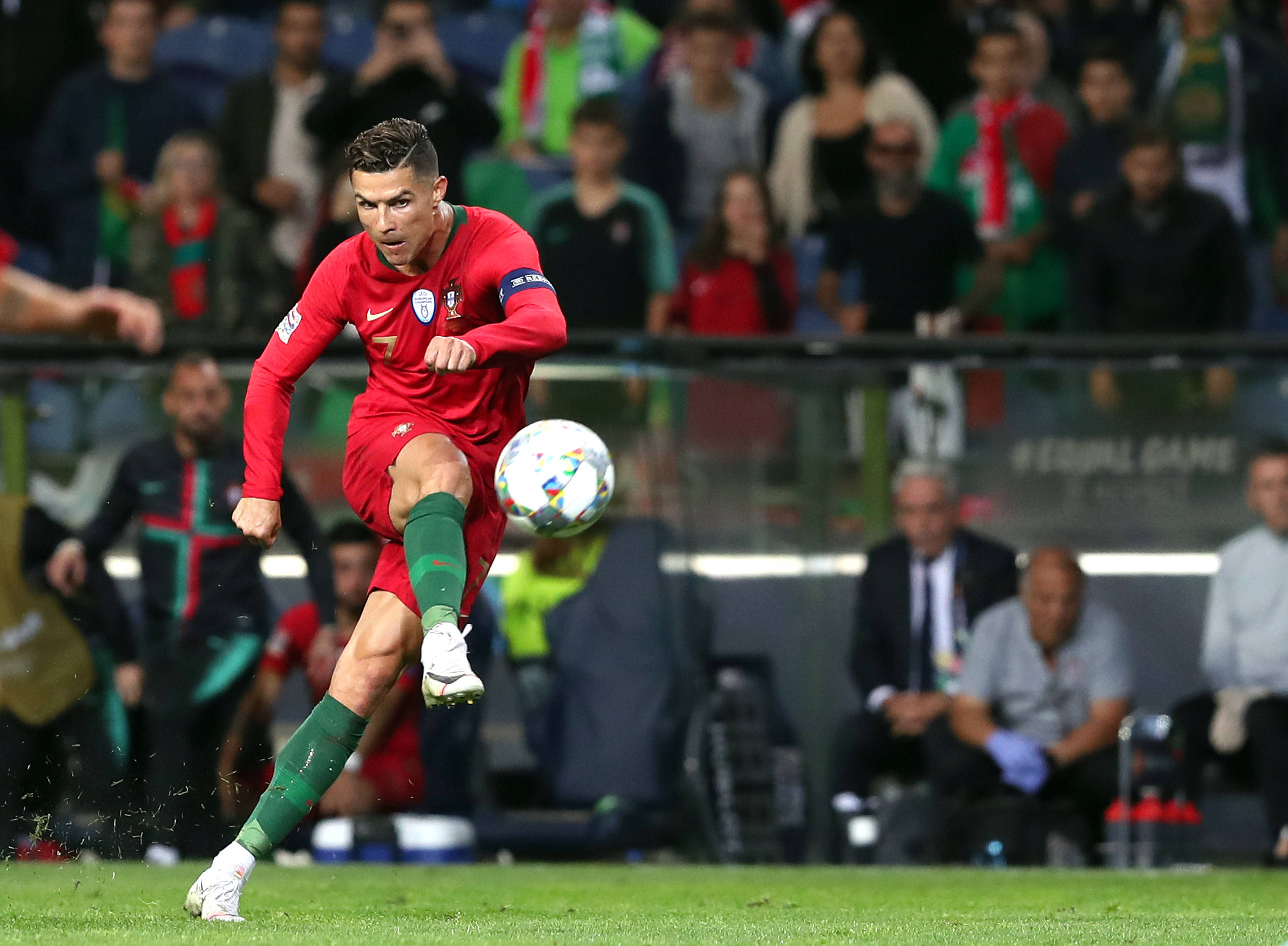 葡萄牙队实力碾压对手,成功晋级欧洲杯强 葡萄牙队实力碾压对手,成功晋级欧洲杯强