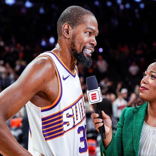 杰拉尔德再现神勇,带领球队逆转获胜 杰拉尔德再现神勇,带领球队逆转获胜