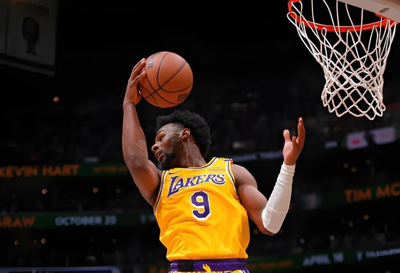 巨星对决!詹姆斯迎战字母哥 巨星对决!詹姆斯迎战字母哥