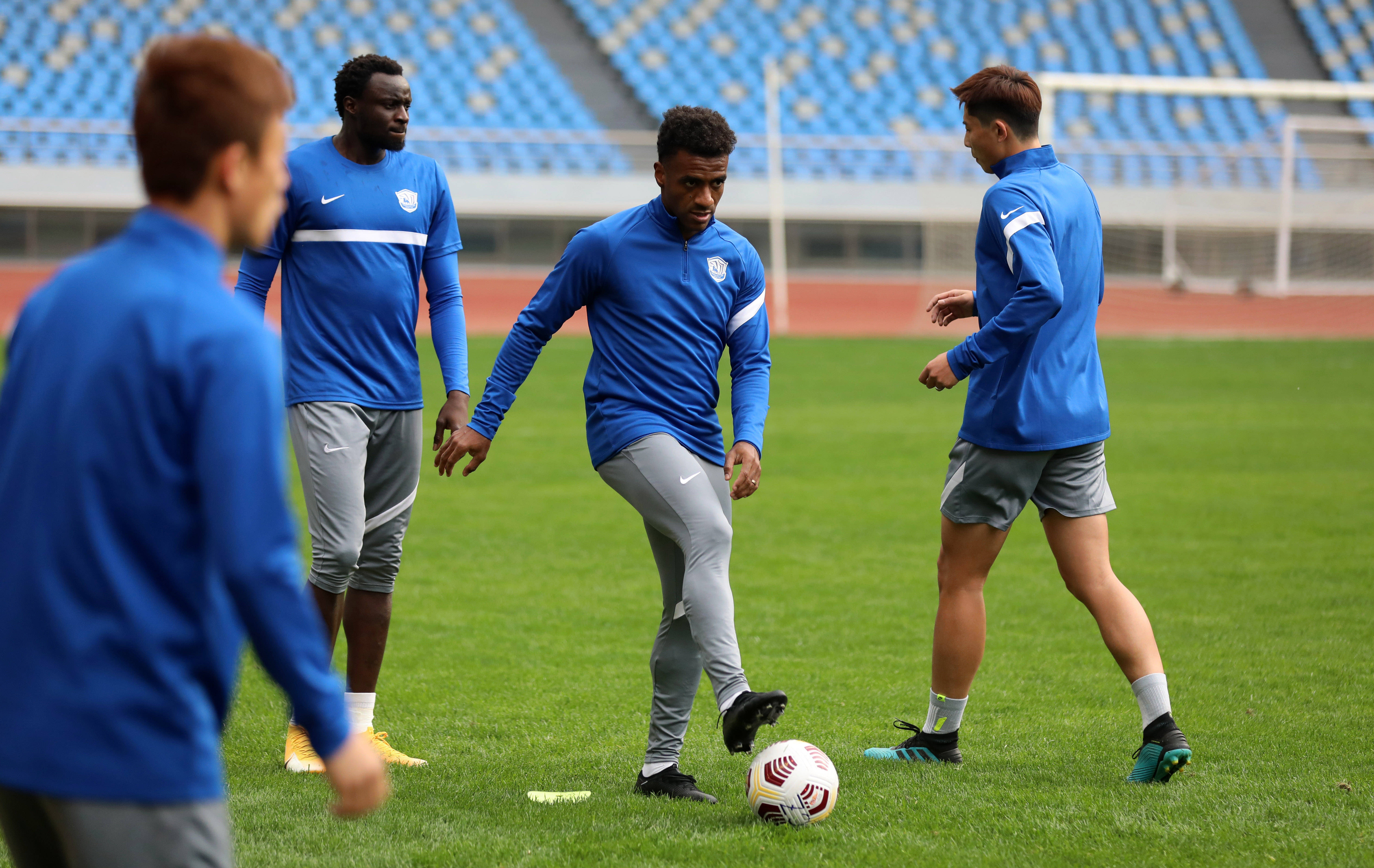 关于雄狮连胜止步,球队寻找突破口的信息 关于雄狮连胜止步,球队寻找突破口的信息