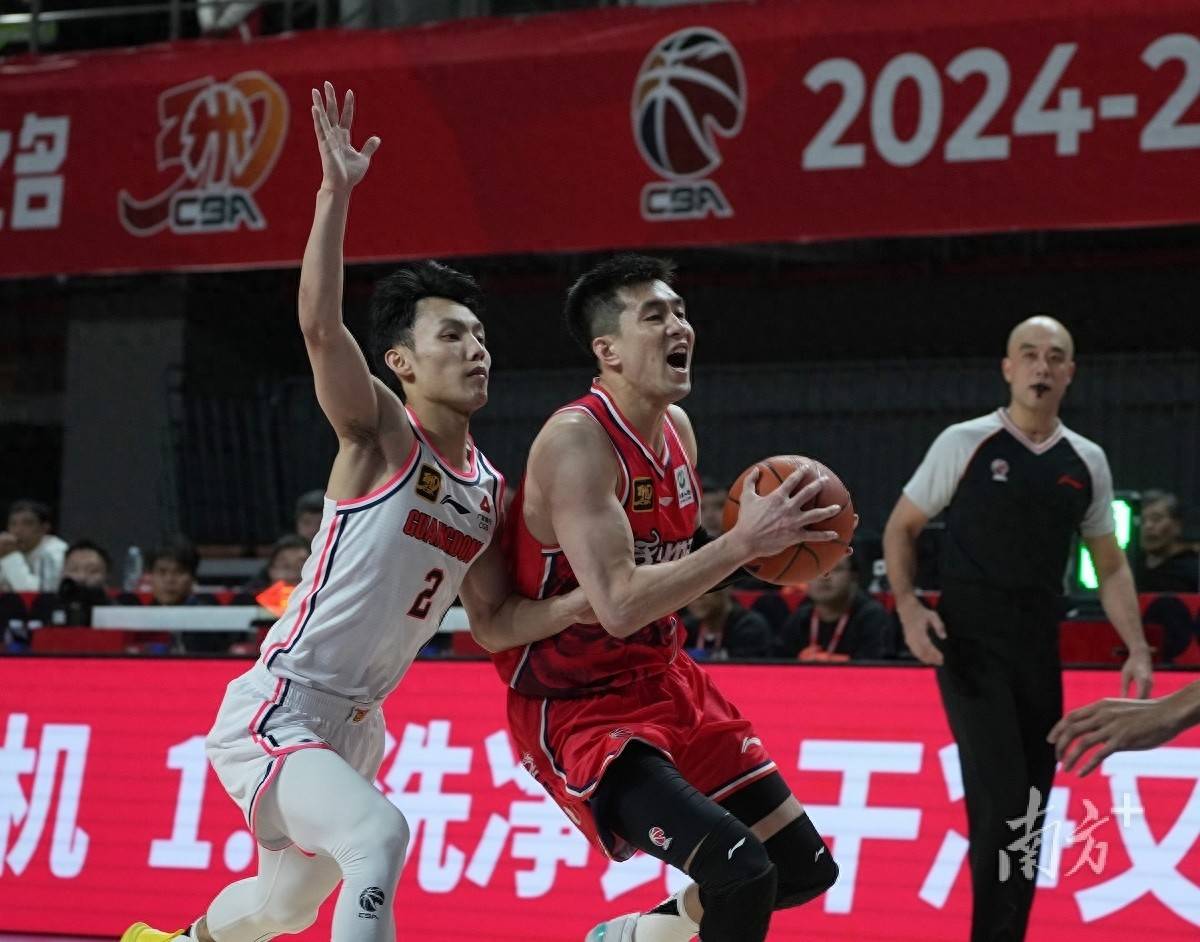 江苏队惨败广州队,客场失利 江苏队惨败广州队,客场失利