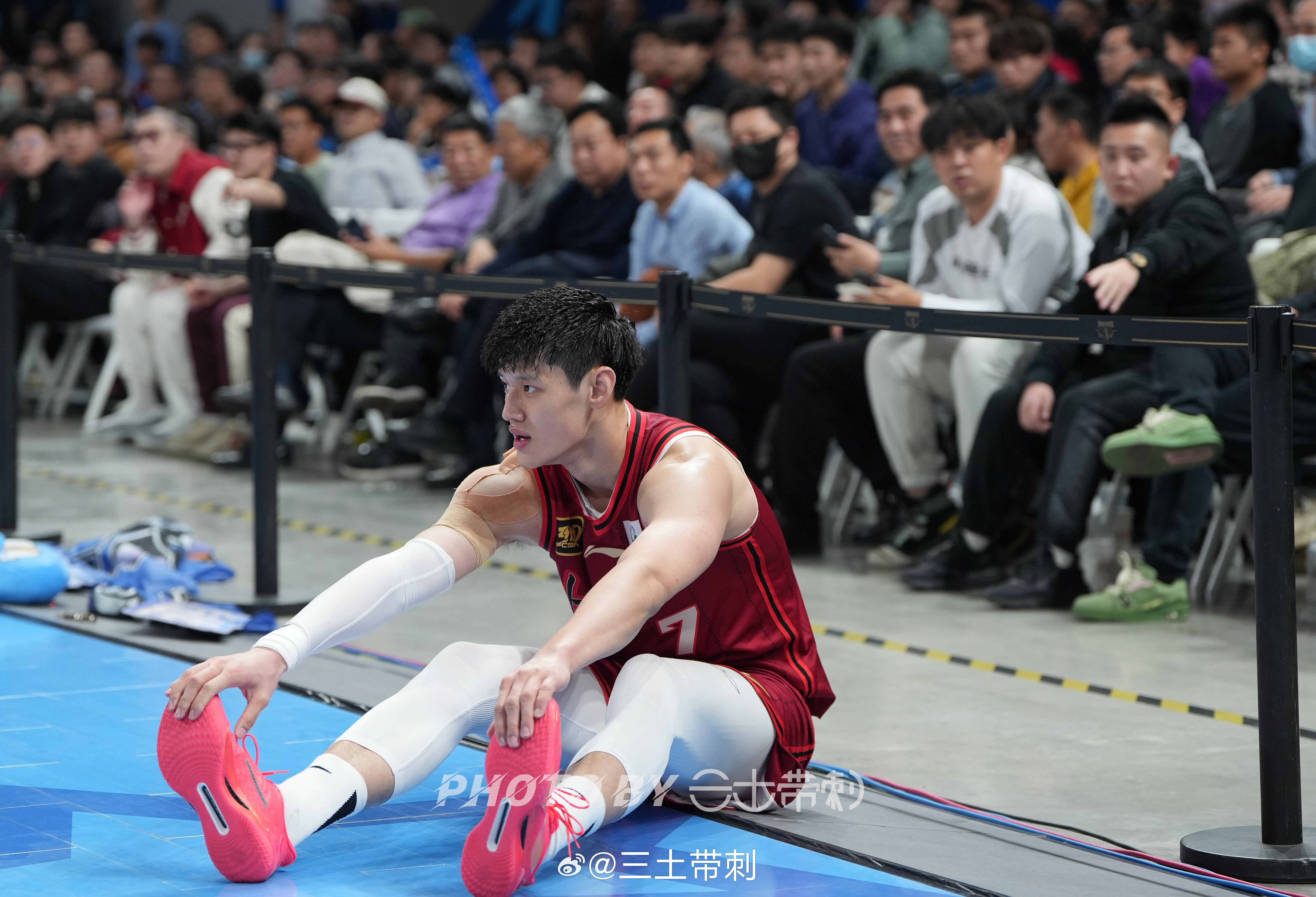 广厦球员受伤,困扰升级争冠计划的简单介绍 广厦球员受伤,困扰升级争冠计划的简单介绍