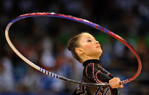 瑞士体操选手冲击屹立,拼尽全力 瑞士体操选手冲击屹立,拼尽全力