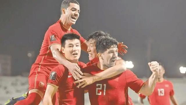 包含热议!国内足球盛事轰动体育圈!的词条 包含热议!国内足球盛事轰动体育圈!的词条