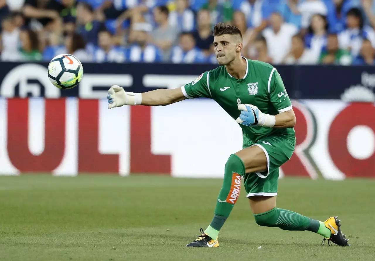 包含格拉纳达新援表现出色，赢得主教练信任的词条