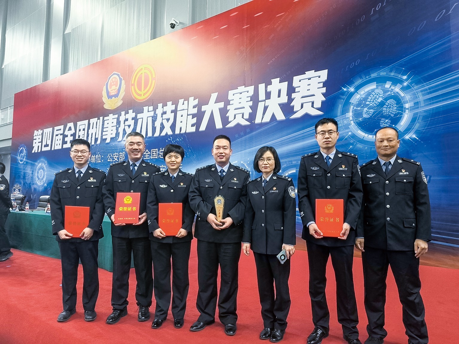 实力雄厚！中国代表队斩获佳绩