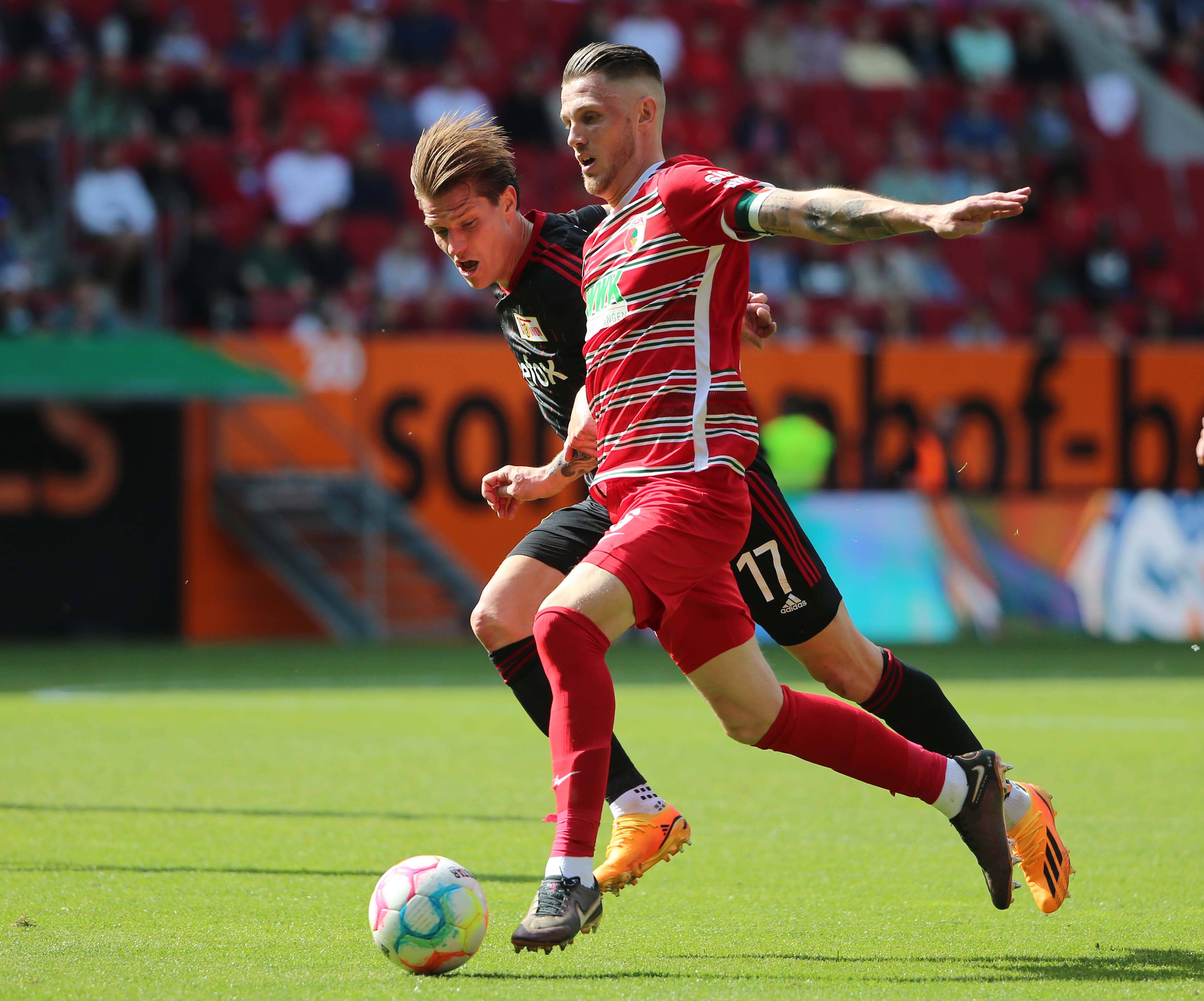 慕尼黑红牛球迷力挺主队起飞 慕尼黑红牛球迷力挺主队起飞