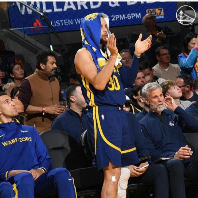 前NBA篮球巨星回归赛场球迷狂欢神迹再现的简单介绍 前NBA篮球巨星回归赛场球迷狂欢神迹再现的简单介绍