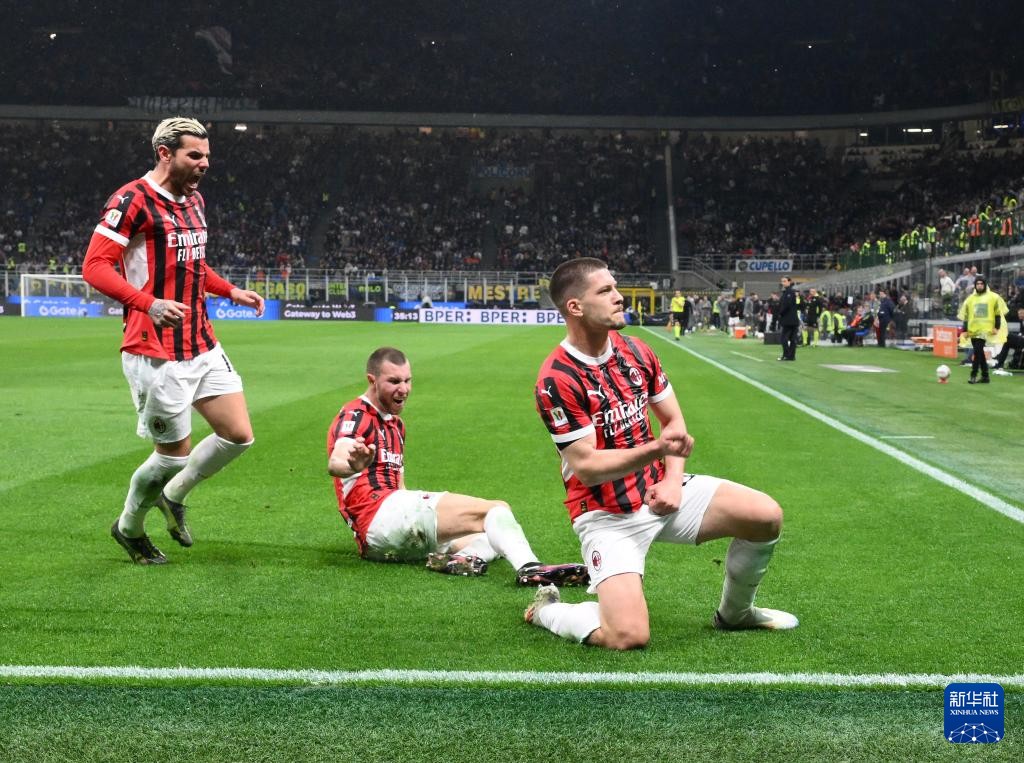意大利足球之夜,AC米兰队精彩取胜 意大利足球之夜,AC米兰队精彩取胜
