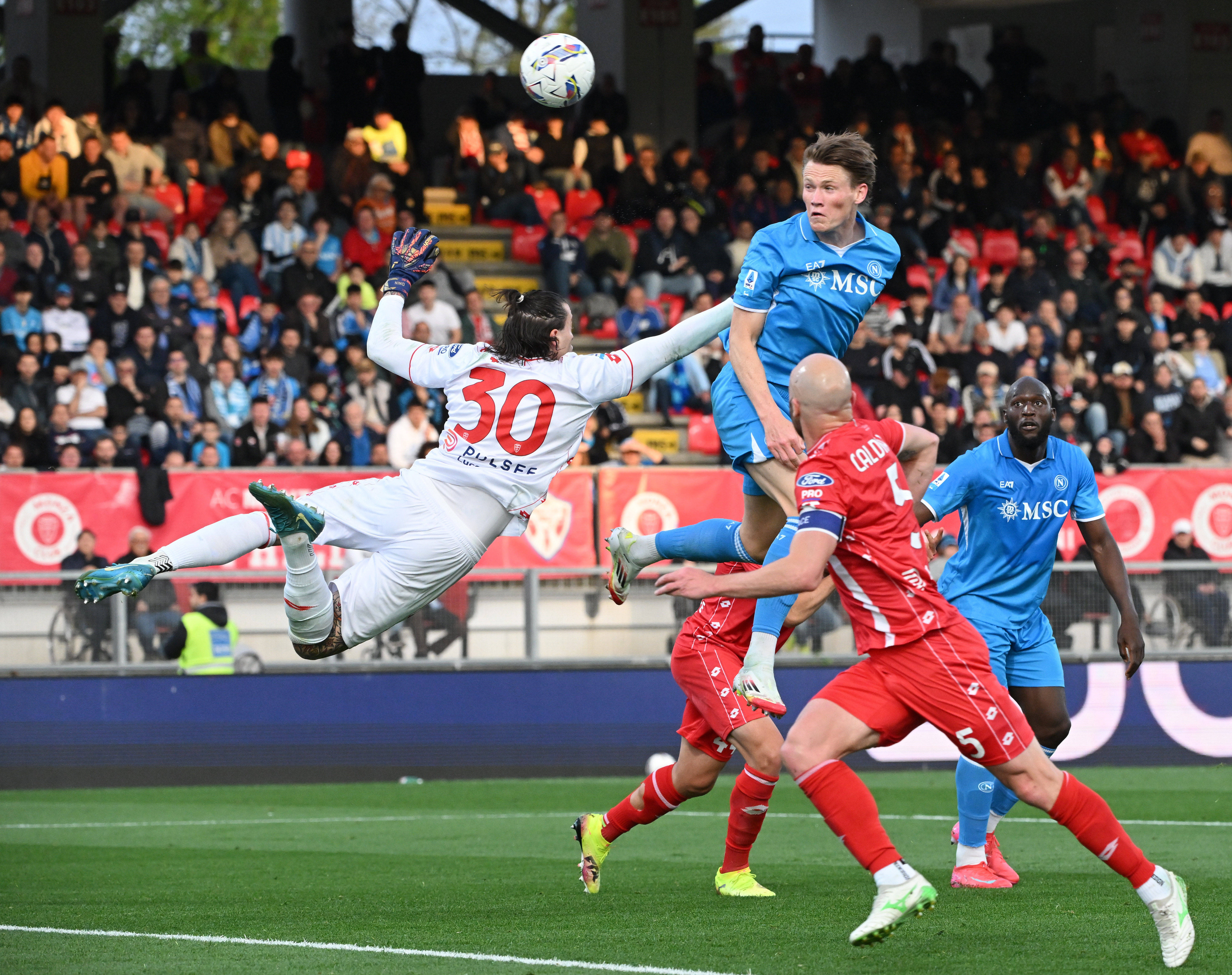 意大利拳击选手力克对手,挺进决赛 意大利拳击选手力克对手,挺进决赛