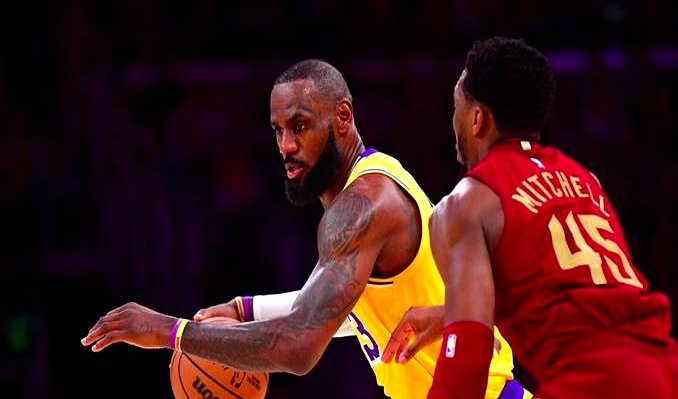 热火惨败湖人,浓眉哥全场压制对手 热火惨败湖人,浓眉哥全场压制对手