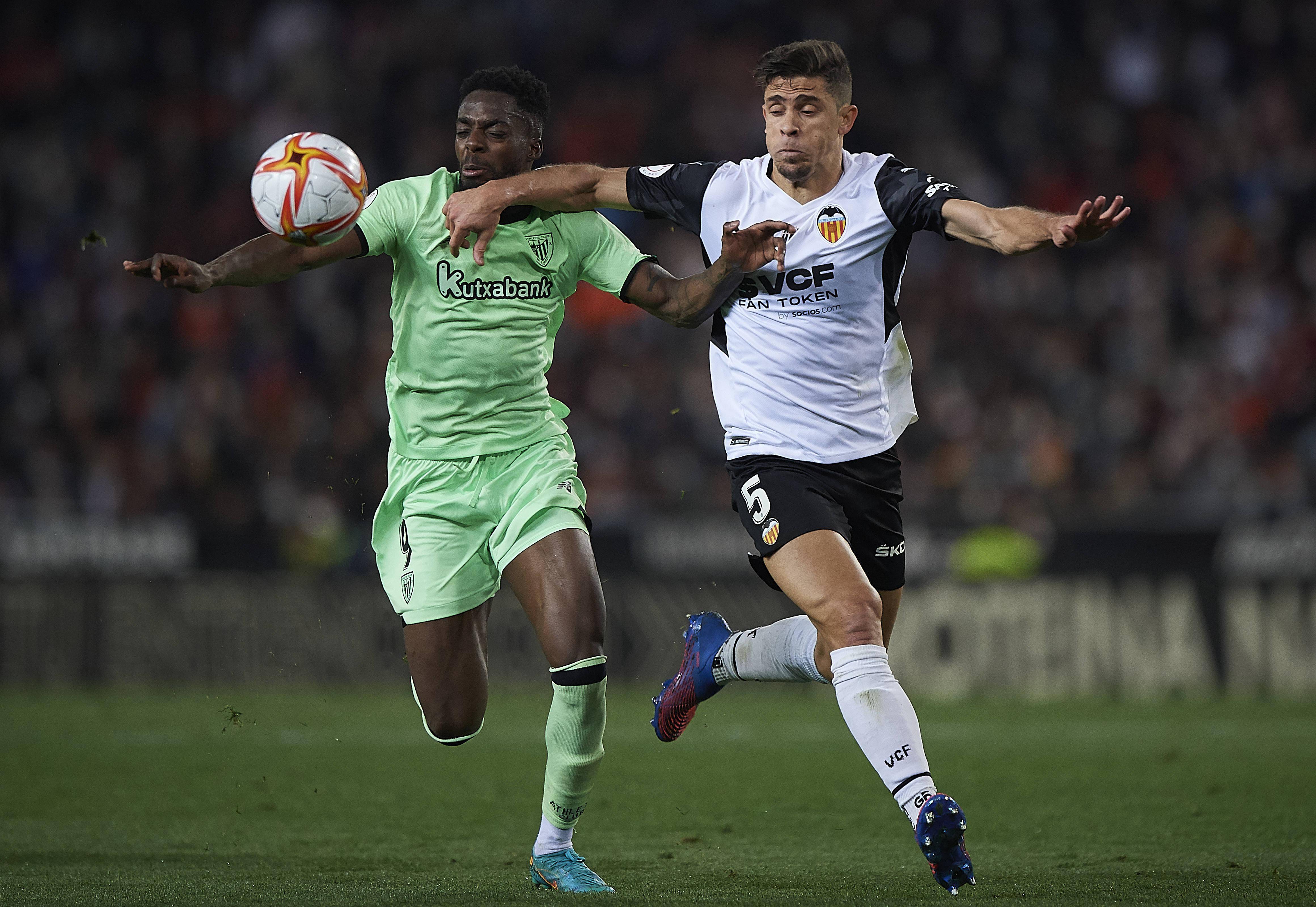 意大利赛场争夺激烈,球队实力难分伯仲 意大利赛场争夺激烈,球队实力难分伯仲