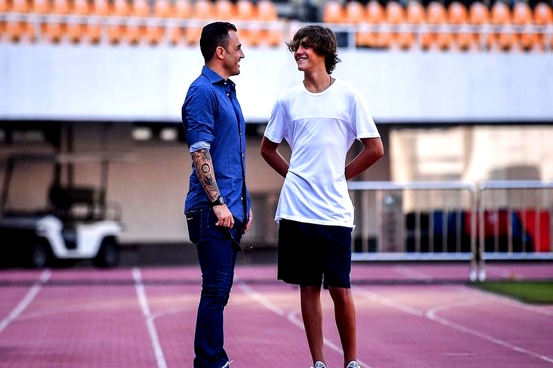 布雷梅球员全力备战:力图取得胜利 布雷梅球员全力备战:力图取得胜利