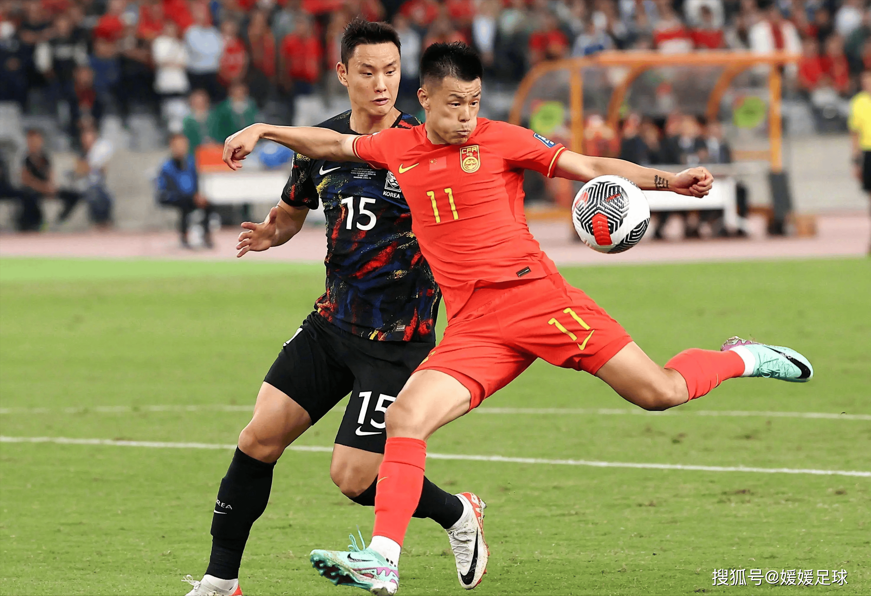 精准的足球技术在比赛中得到体现 精准的足球技术在比赛中得到体现