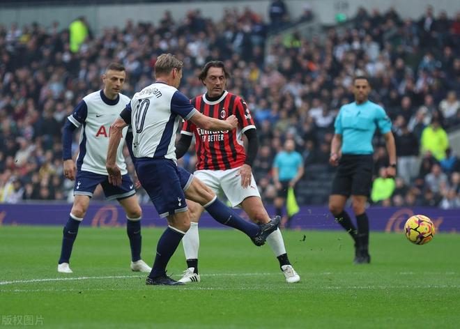 开云体育官网-英超新援展翅，热刺和切尔西谁更胜一筹