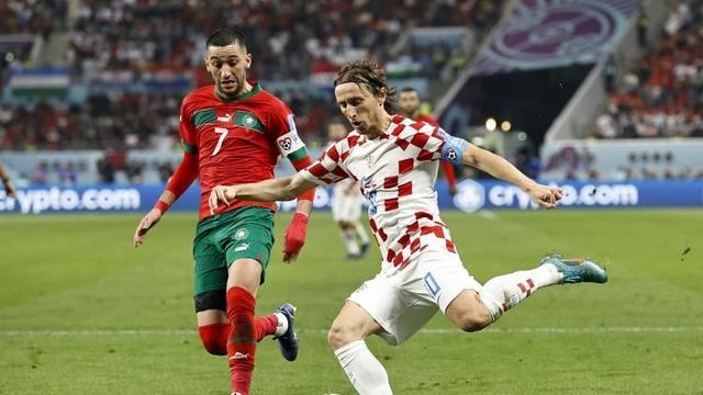 克罗地亚男子篮球选手激烈比拼获得亚军 克罗地亚男子篮球选手激烈比拼获得亚军