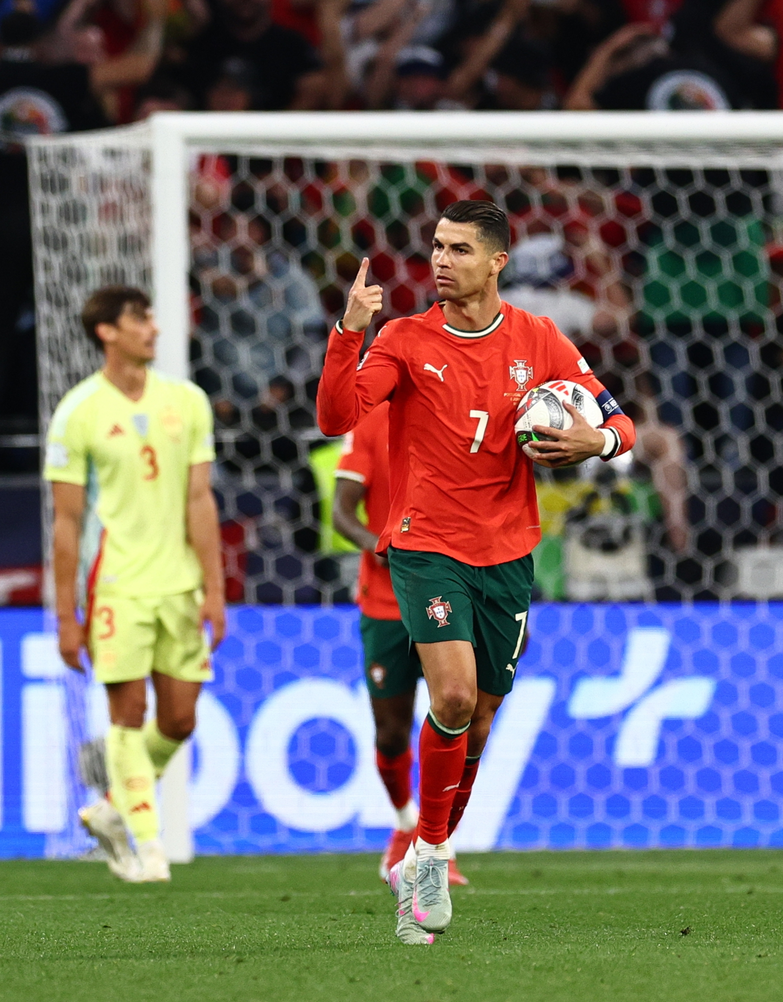 葡萄牙遭遇逆转失利险胜闯入淘汰赛的简单介绍