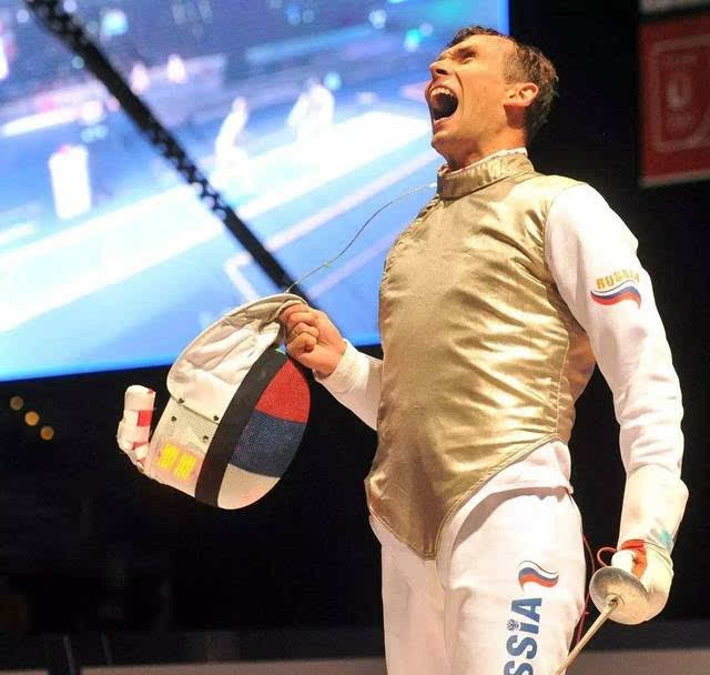 德国击剑选手斗志坚定,获得铜牌 德国击剑选手斗志坚定,获得铜牌