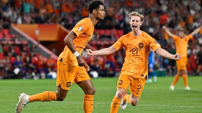 荷兰队获胜赢得对阵乌克兰的较量 荷兰队获胜赢得对阵乌克兰的较量