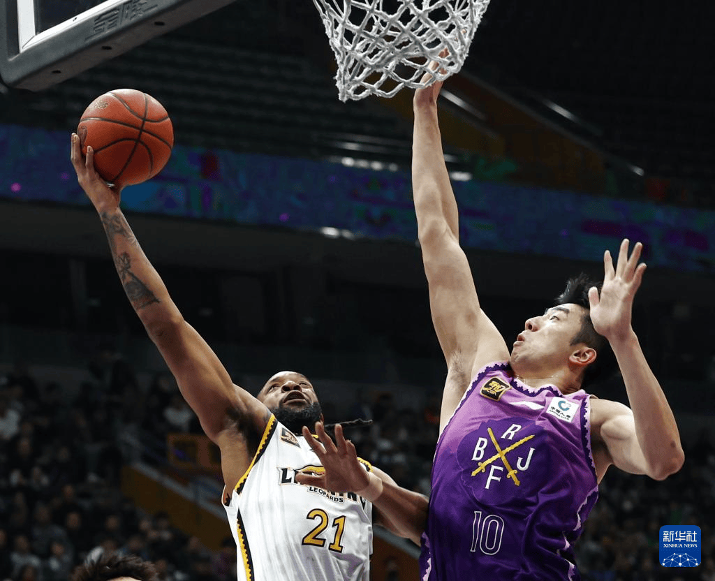 包含客场作战，辽宁队击败浙江队的词条