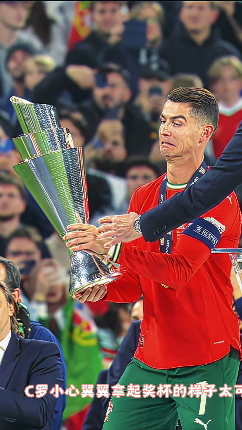 强强对抗,谁能捧得冠军奖杯?的简单介绍 强强对抗,谁能捧得冠军奖杯?的简单介绍