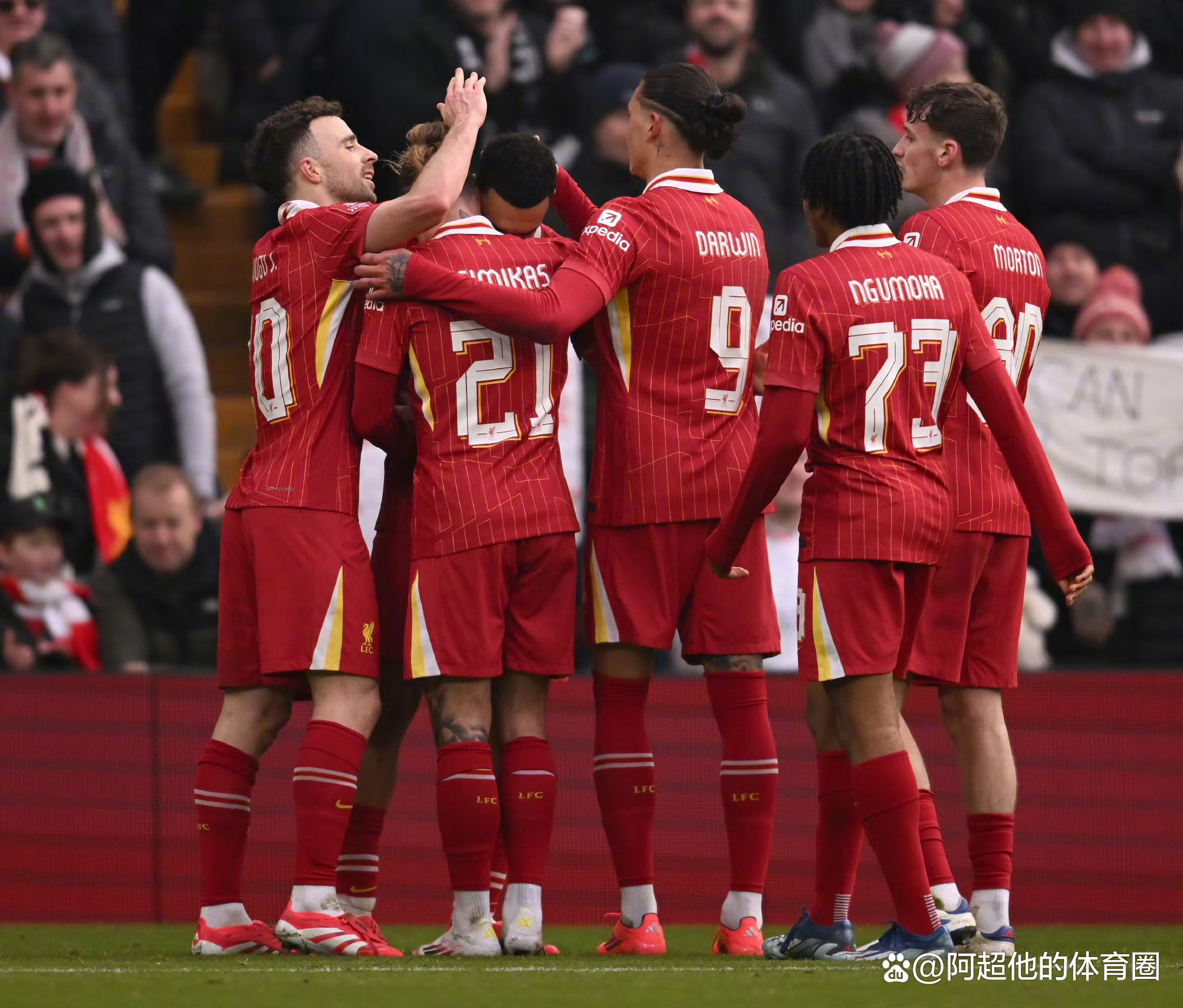 欧洲豪门联赛掀起足球狂潮,球员状态神勇的简单介绍 欧洲豪门联赛掀起足球狂潮,球员状态神勇的简单介绍