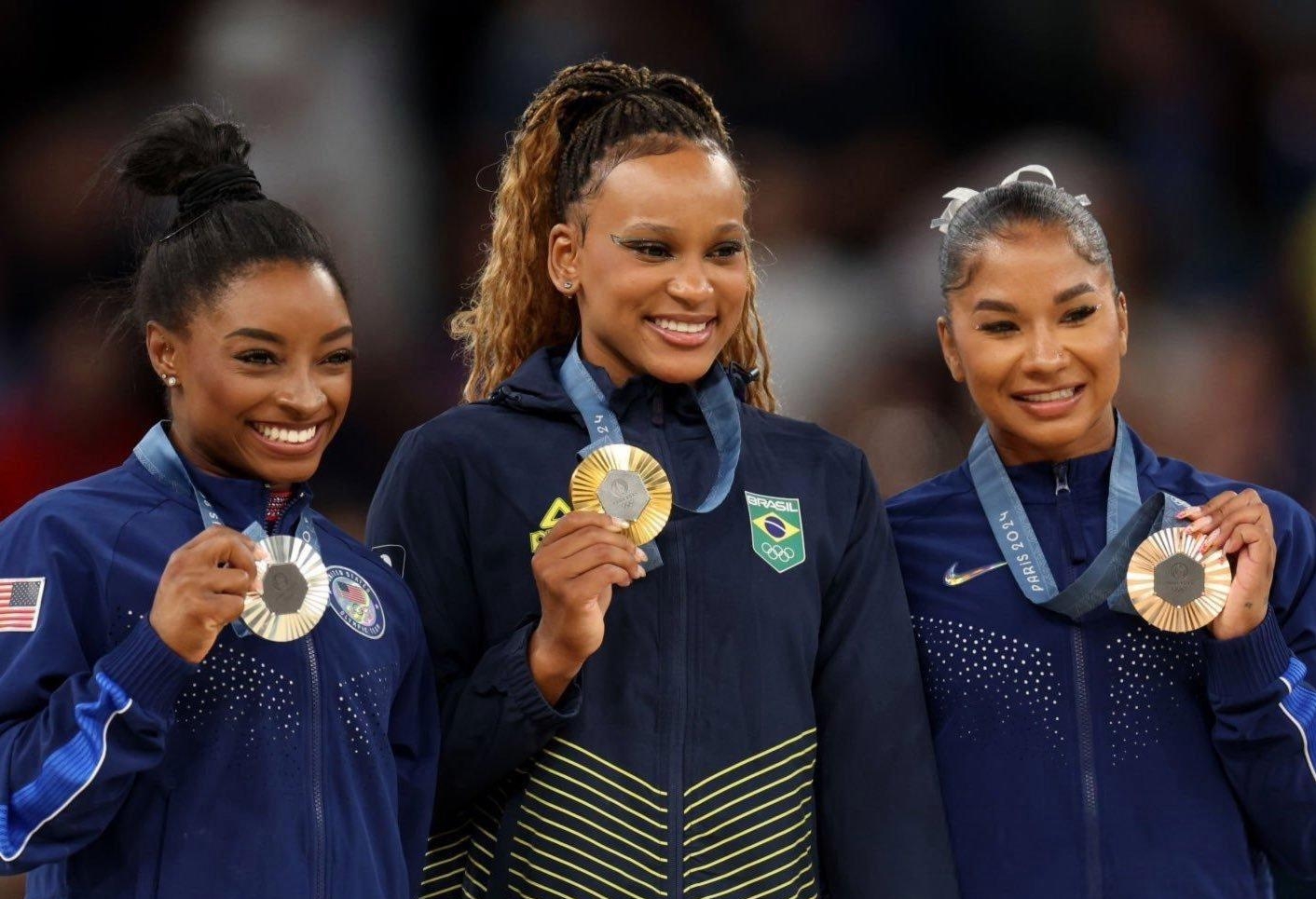 罗马尼亚体操选手勇夺冠军,风采熠熠的简单介绍 罗马尼亚体操选手勇夺冠军,风采熠熠的简单介绍