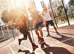 竞技斯文蒂亚迪奥边路传中精准,制造威胁 竞技斯文蒂亚迪奥边路传中精准,制造威胁