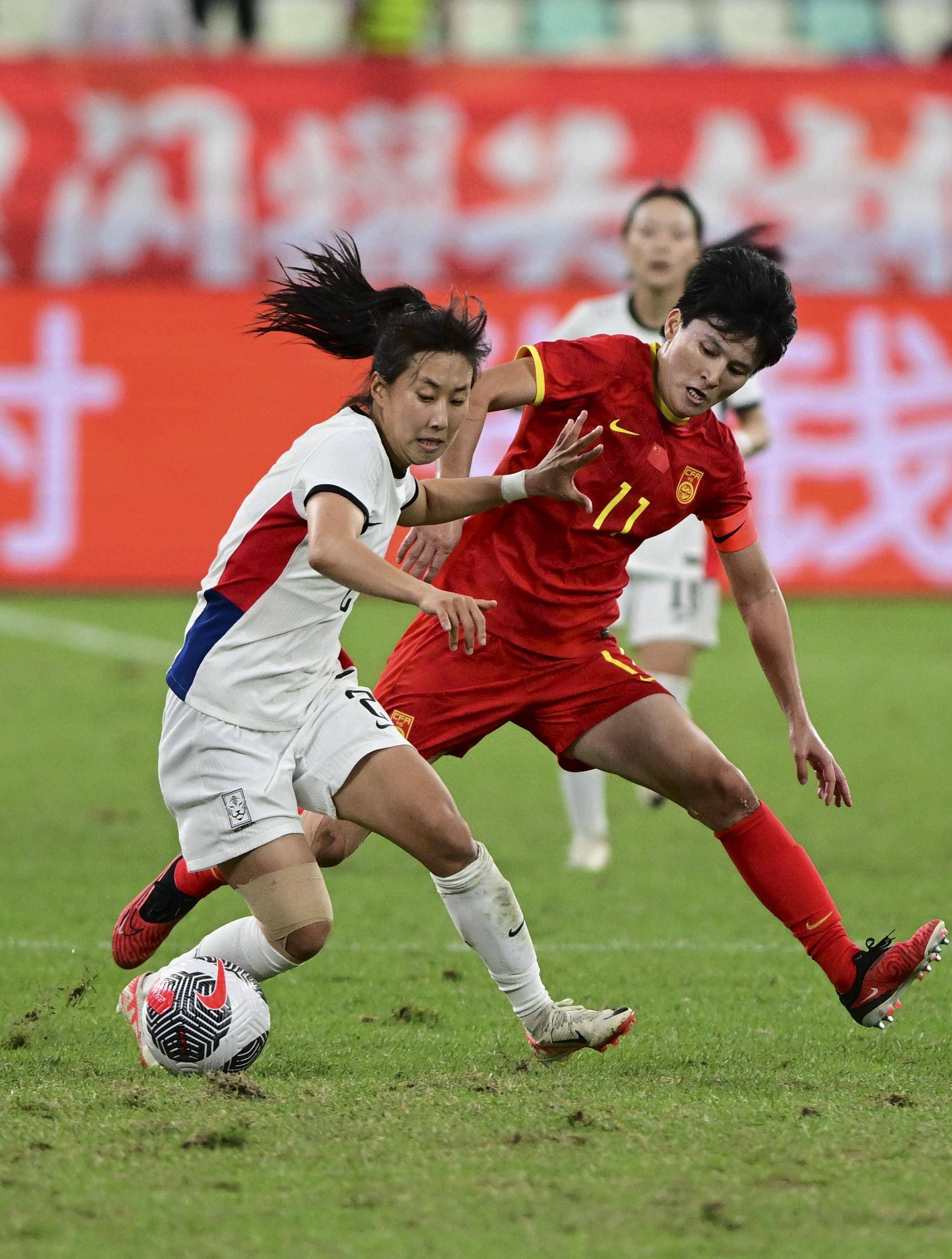 亚洲女足锦标赛中,中国队员取得精彩进球 亚洲女足锦标赛中,中国队员取得精彩进球