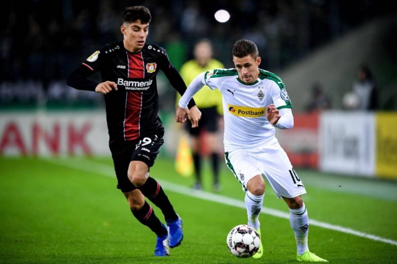 门兴格拉德巴赫击败勒沃库森,提升至联赛第三位 门兴格拉德巴赫击败勒沃库森,提升至联赛第三位