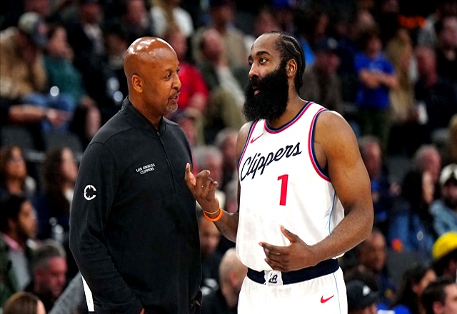 快船球队赢得重要胜利,全员奋力贡献的简单介绍 快船球队赢得重要胜利,全员奋力贡献的简单介绍