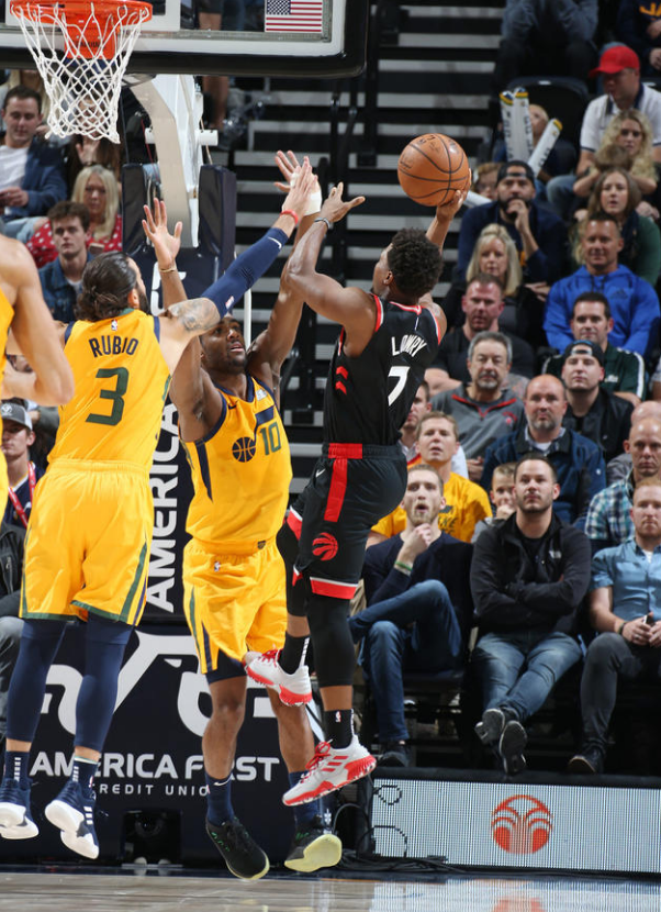 洛瑞强势,猛龙客场擒魔术取得季后赛首胜 洛瑞强势,猛龙客场擒魔术取得季后赛首胜