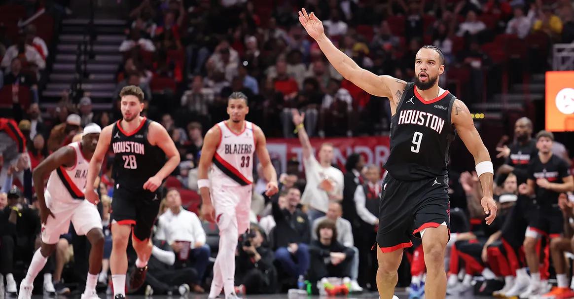 火箭主场迎战猛龙，火力全开取得胜利