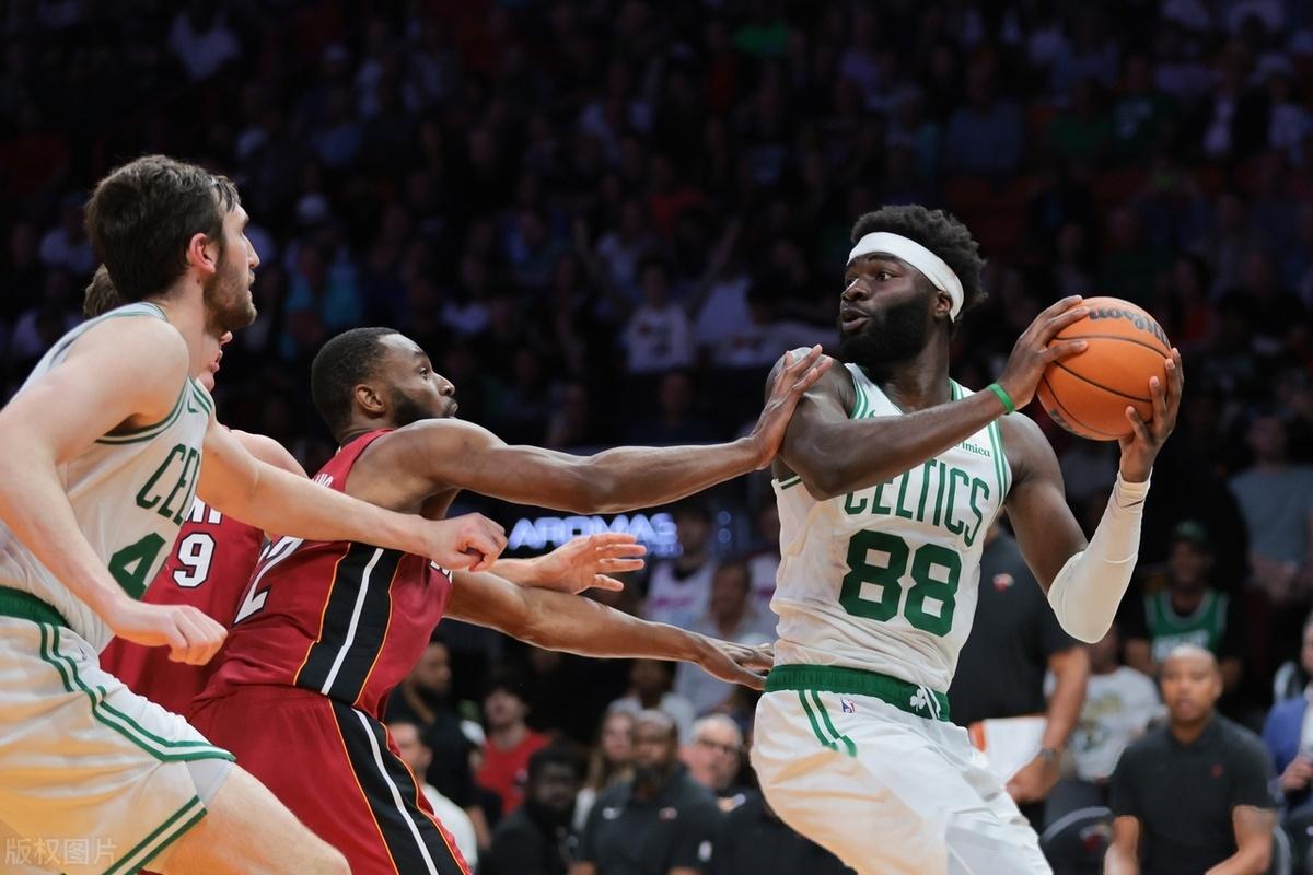 篮网主场击败凯尔特人,取得两连胜 篮网主场击败凯尔特人,取得两连胜
