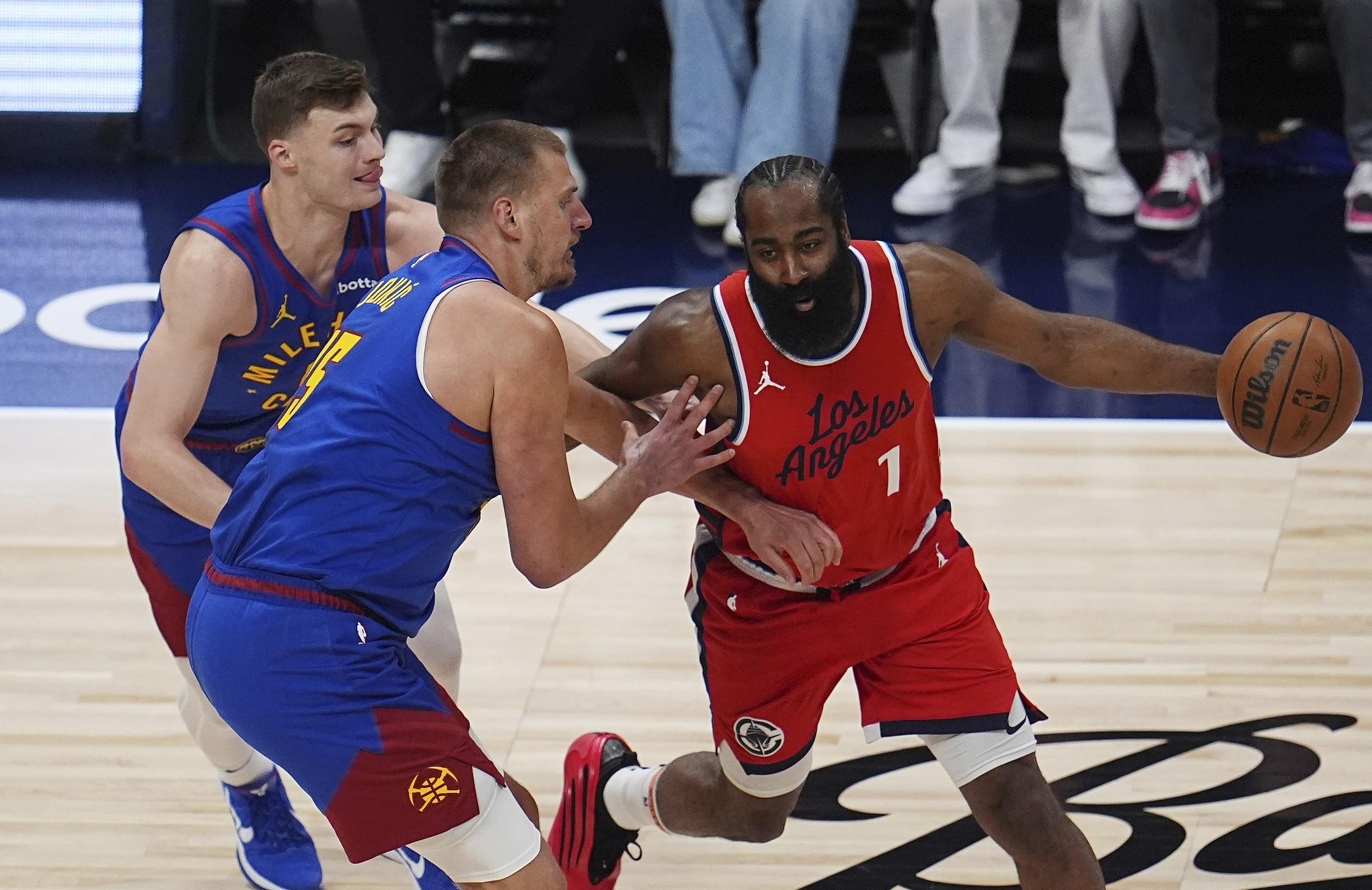 步行者队连续两轮获胜,积极备战季后赛 步行者队连续两轮获胜,积极备战季后赛